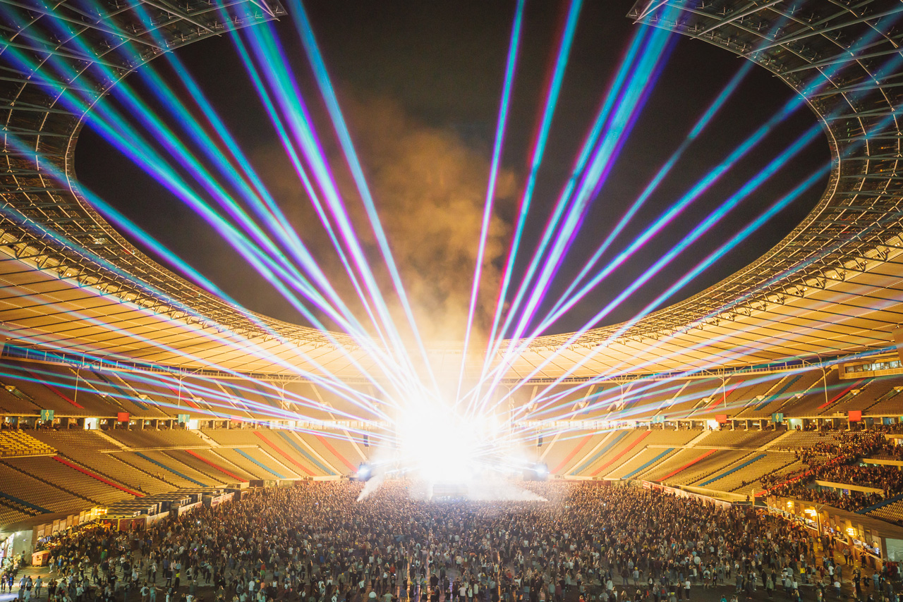 Lasershow im Olympiastadion Berlin zum Lollapalooza-Festival